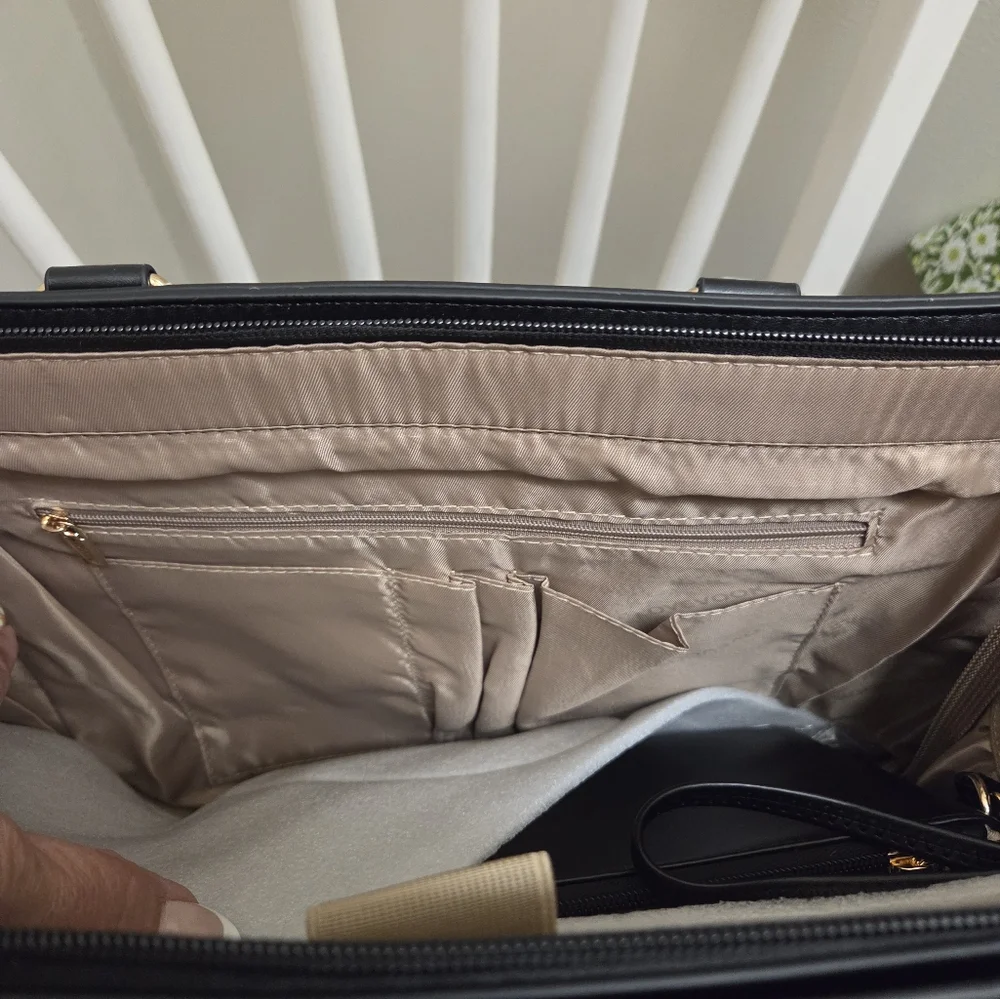 Lovevook Black and Cream Women's Bag - Picture 6 of 6